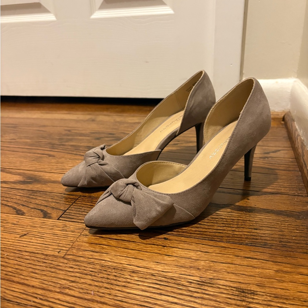 Women’s Suede Heels with Bow